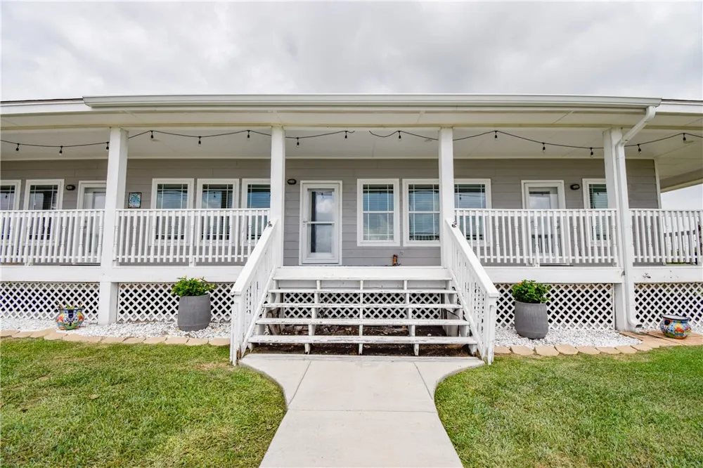 2006 First Street Bayside, TX 78340
