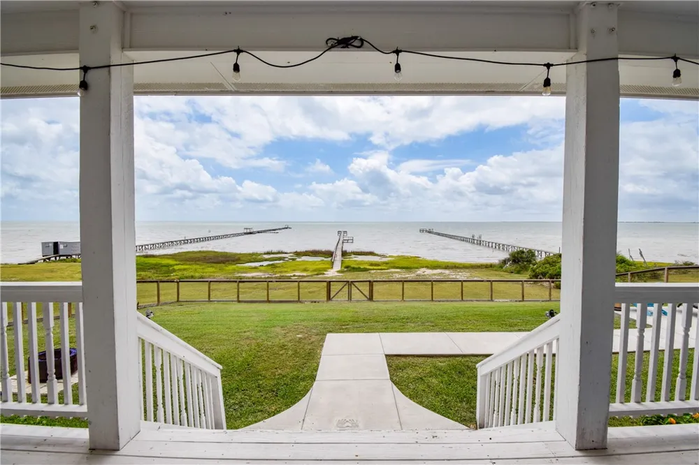 2006 First Street Bayside, TX 78340