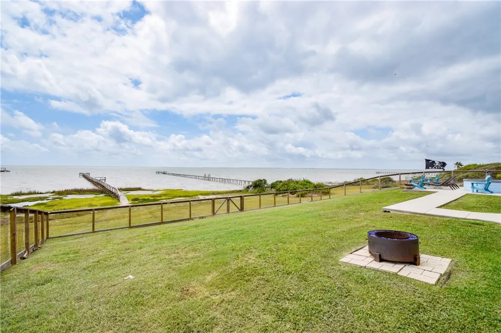 2006 First Street Bayside, TX 78340