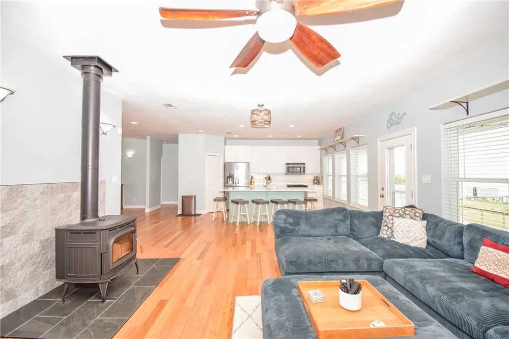 2006 First Street Bayside, TX 78340
