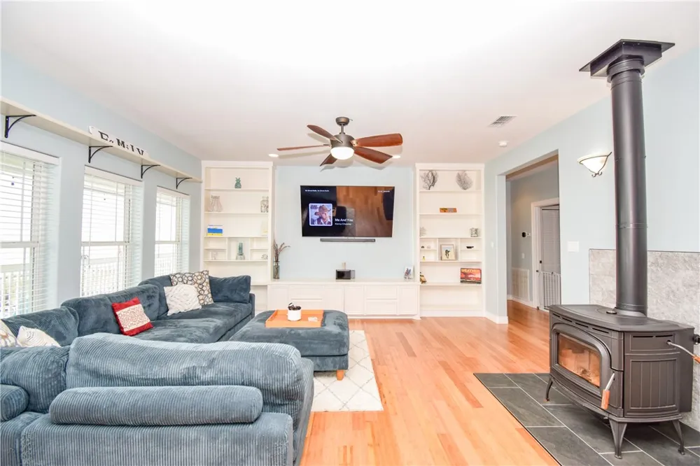 2006 First Street Bayside, TX 78340