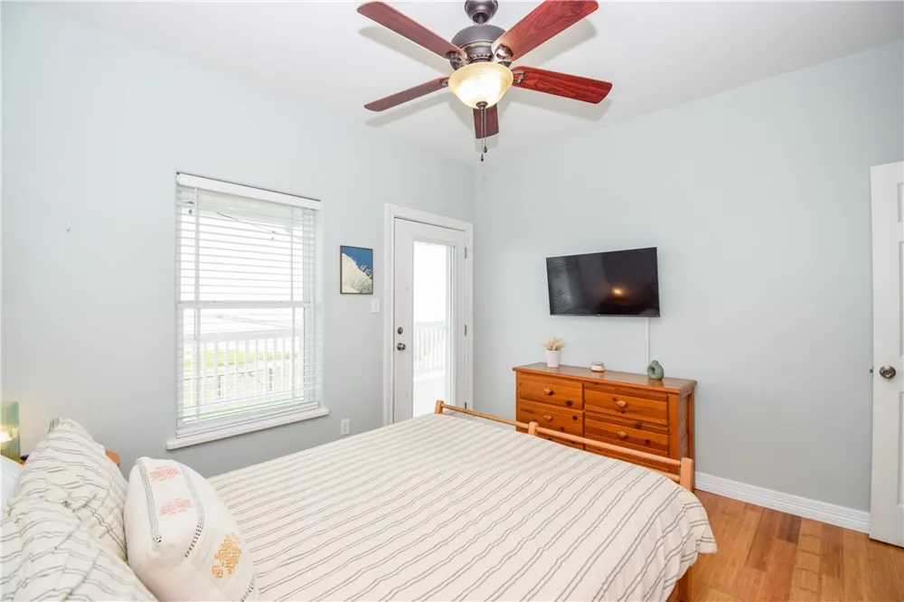 2006 First Street Bayside, TX 78340