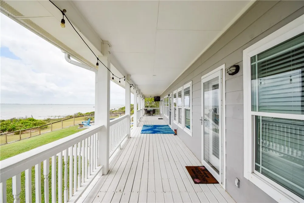 2006 First Street Bayside, TX 78340