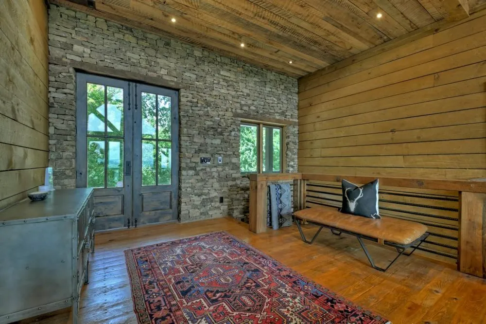 440 Cochise Road Blue Ridge, GA 30513