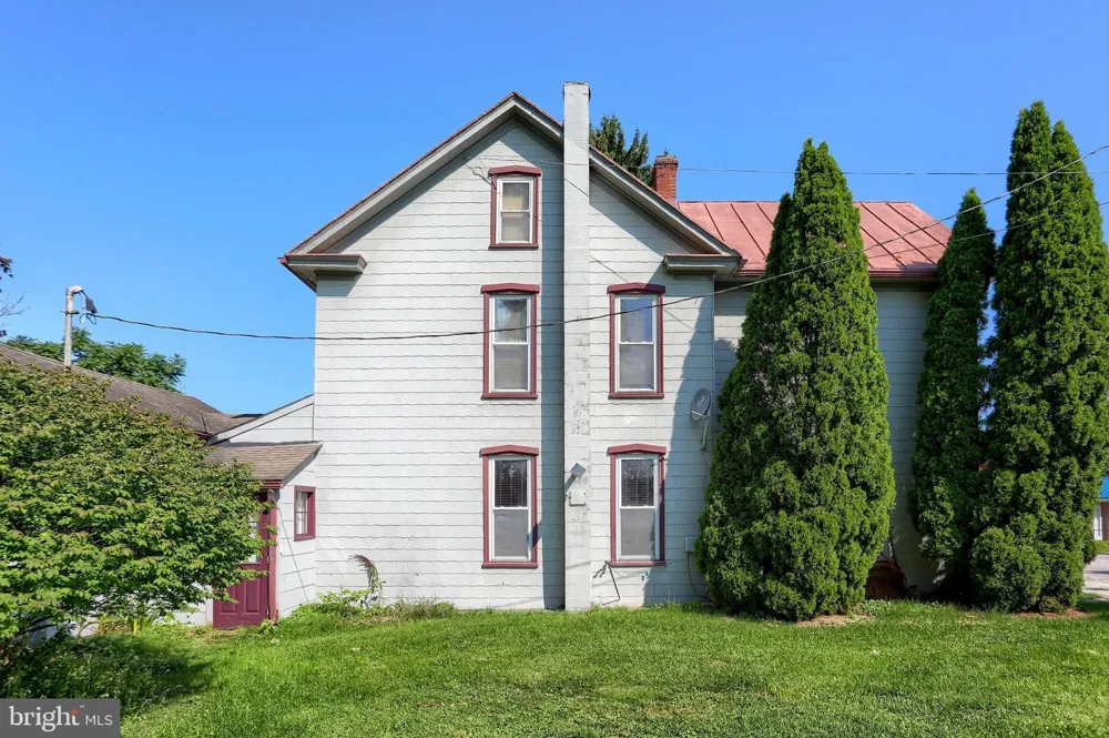 402 S PENN STREET Shippensburg, PA 17257