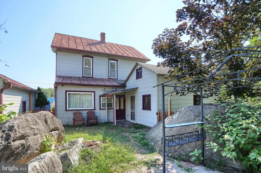 402 S PENN STREET Shippensburg, PA 17257