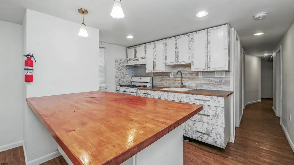516 N Connecticut Ave Atlantic City, NJ 08401