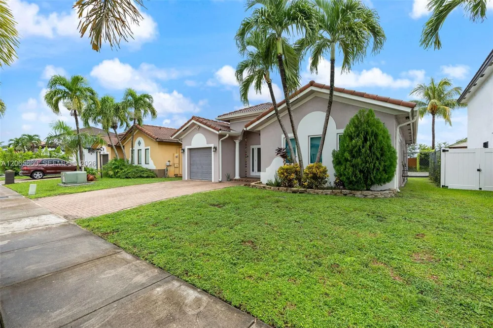 15717 SW 138th Ter Miami, FL 33196