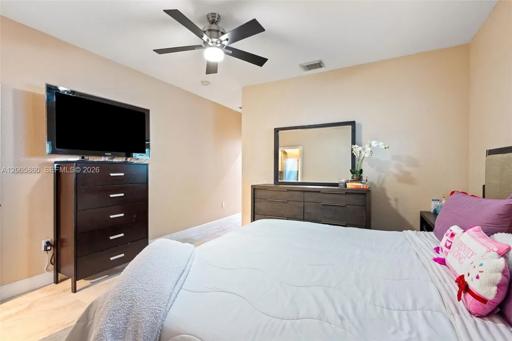 15717 SW 138th Ter Miami, FL 33196