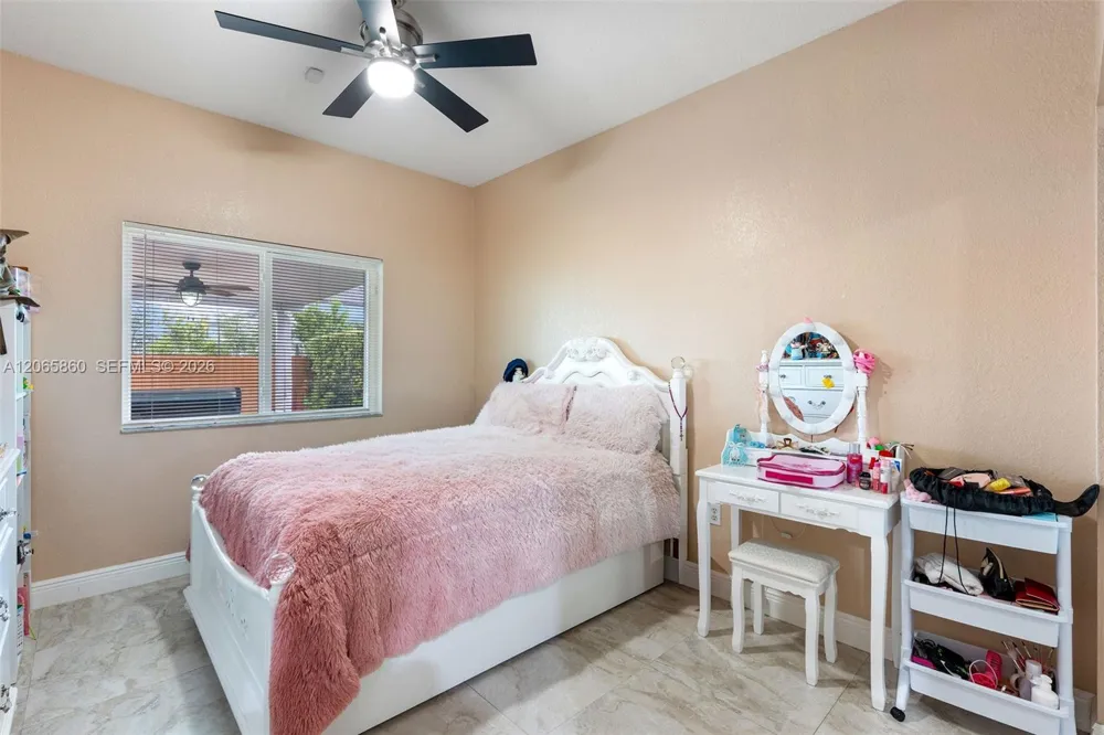 15717 SW 138th Ter Miami, FL 33196