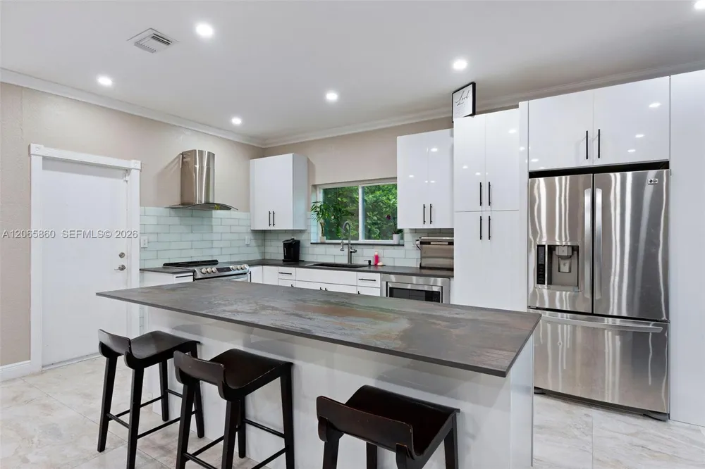 15717 SW 138th Ter Miami, FL 33196