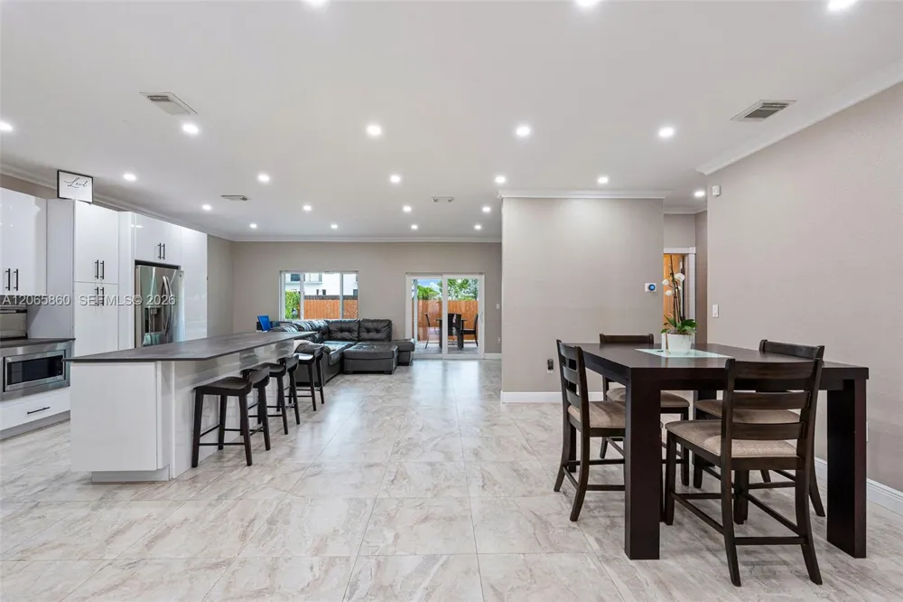 15717 SW 138th Ter Miami, FL 33196