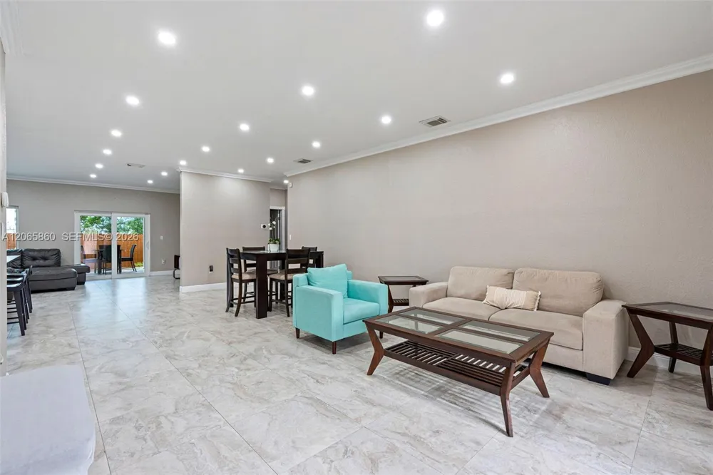 15717 SW 138th Ter Miami, FL 33196
