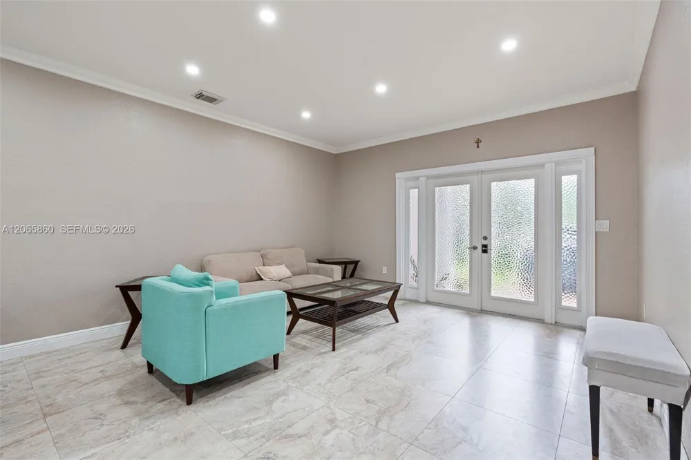 15717 SW 138th Ter Miami, FL 33196