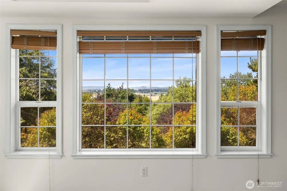 20801 Hermway Heights Place Mount Vernon, WA 98274