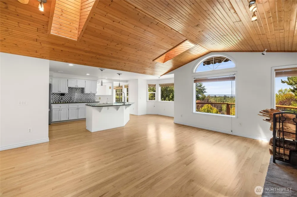 20801 Hermway Heights Place Mount Vernon, WA 98274