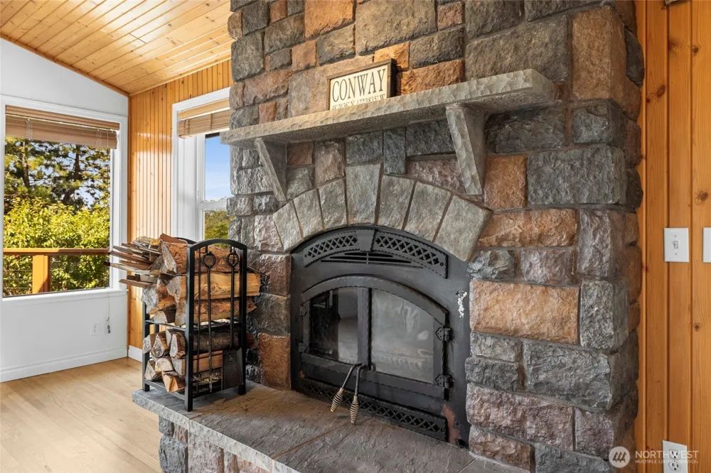 20801 Hermway Heights Place Mount Vernon, WA 98274