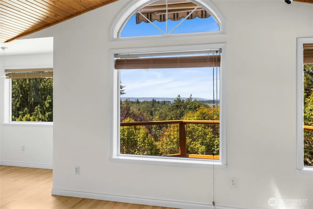 20801 Hermway Heights Place Mount Vernon, WA 98274