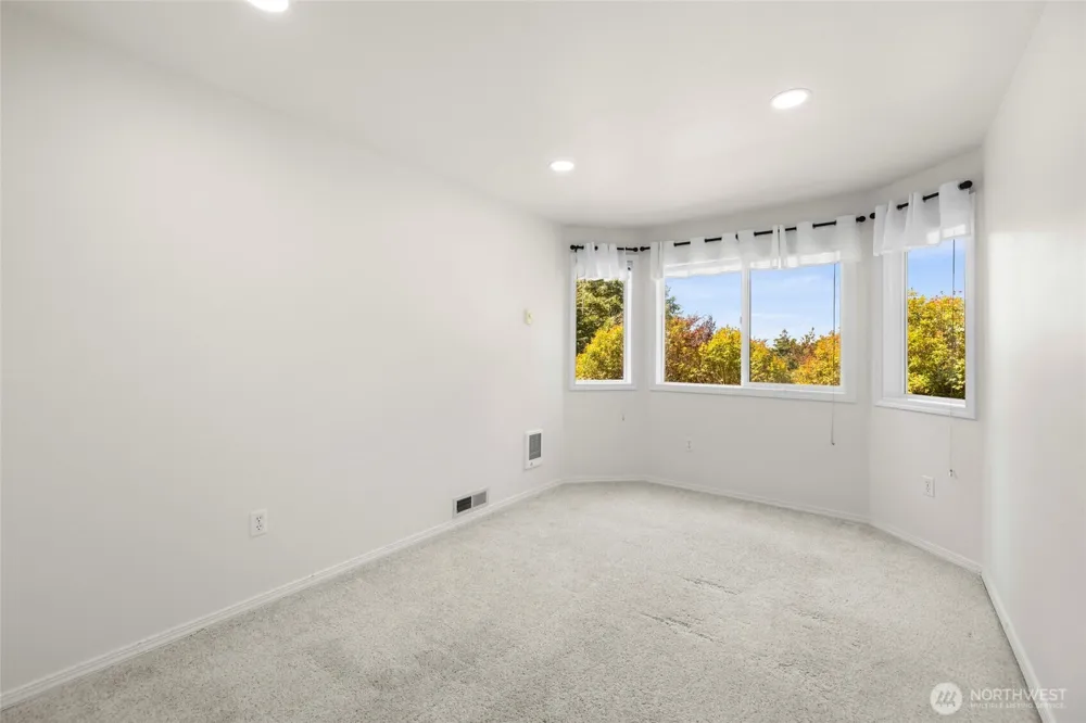 20801 Hermway Heights Place Mount Vernon, WA 98274