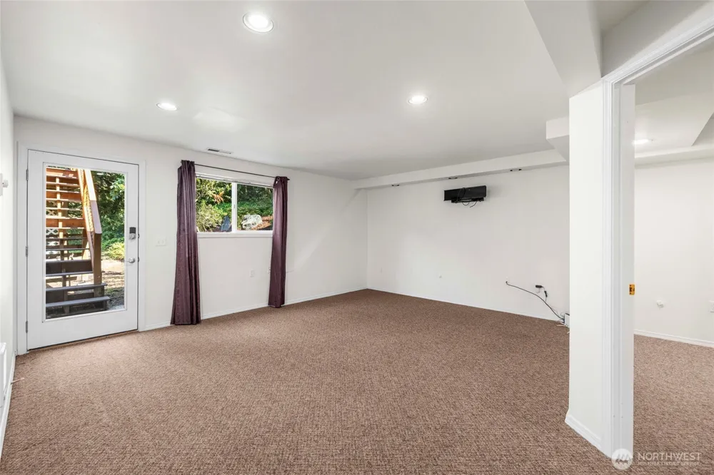 20801 Hermway Heights Place Mount Vernon, WA 98274
