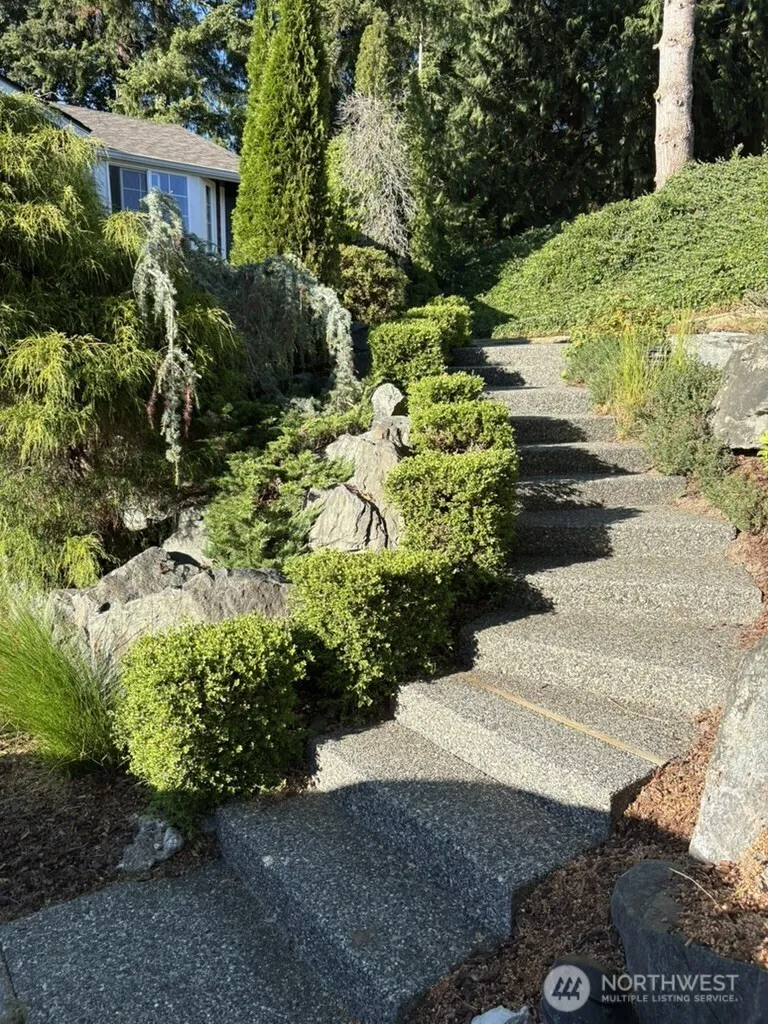 20801 Hermway Heights Place Mount Vernon, WA 98274