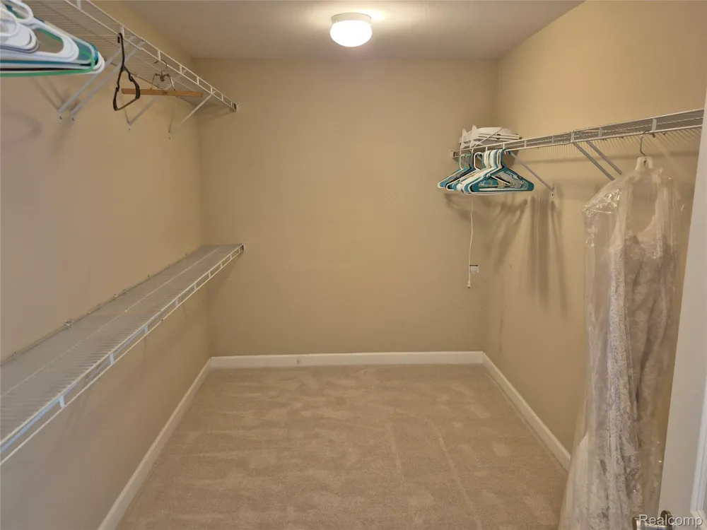4976 W Stonegate Circle Orion Charter Township, MI 48359