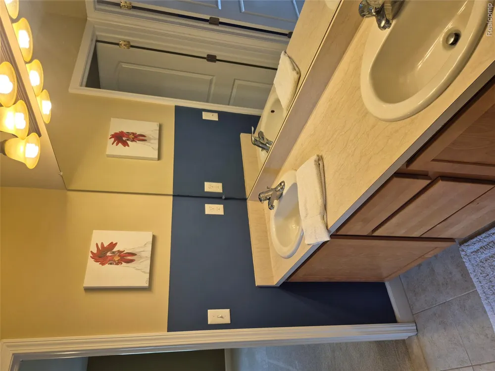 4976 W Stonegate Circle Orion Charter Township, MI 48359