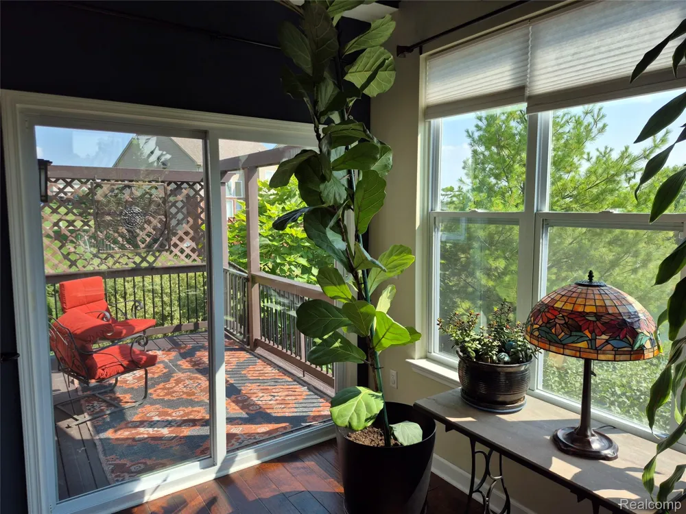 4976 W Stonegate Circle Orion Charter Township, MI 48359