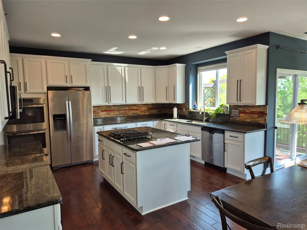 4976 W Stonegate Circle Orion Charter Township, MI 48359