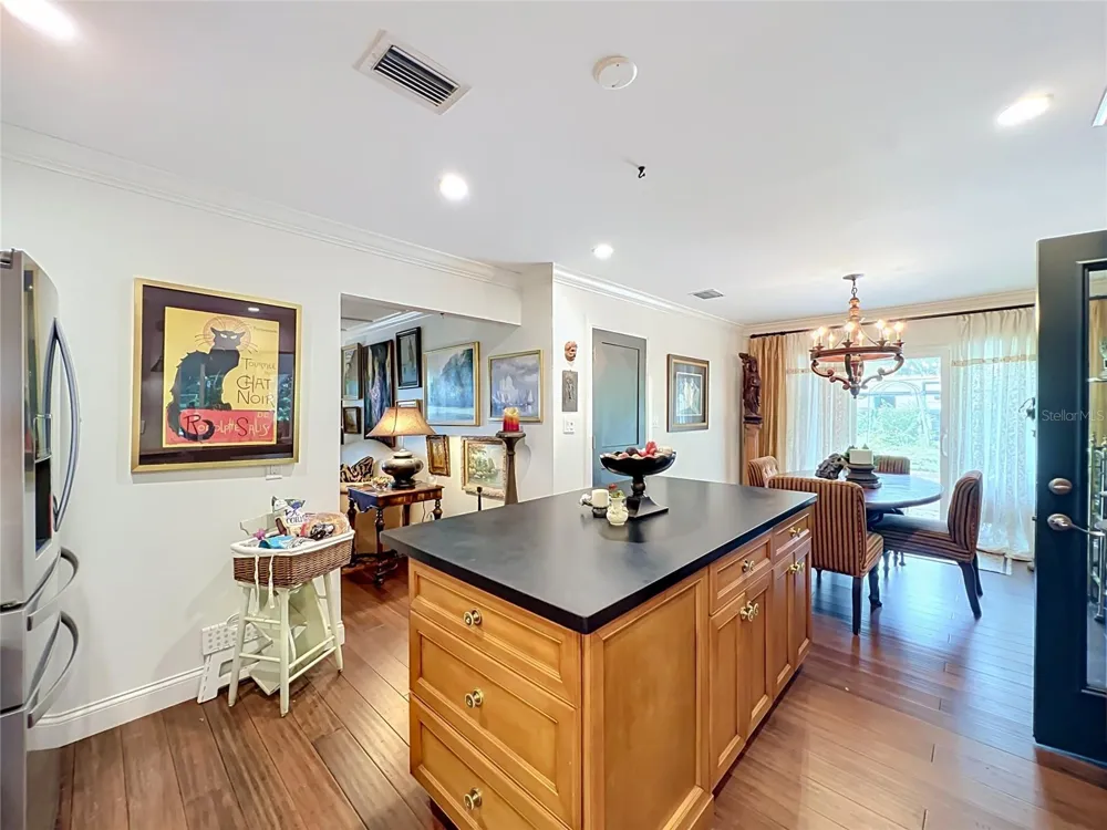 3851 S SANFORD AVENUE Sanford, FL 32773