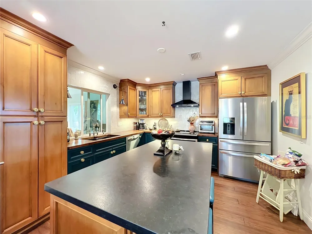 3851 S SANFORD AVENUE Sanford, FL 32773