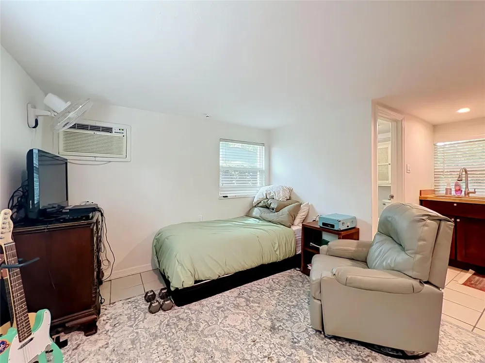 3851 S SANFORD AVENUE Sanford, FL 32773