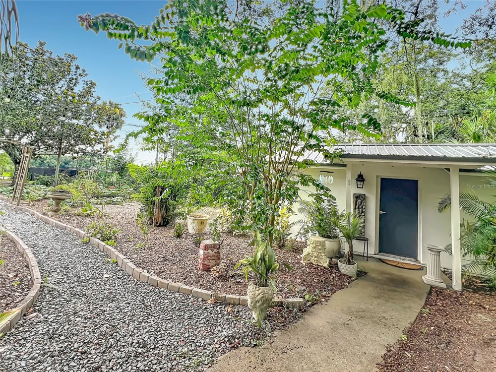 3851 S SANFORD AVENUE Sanford, FL 32773