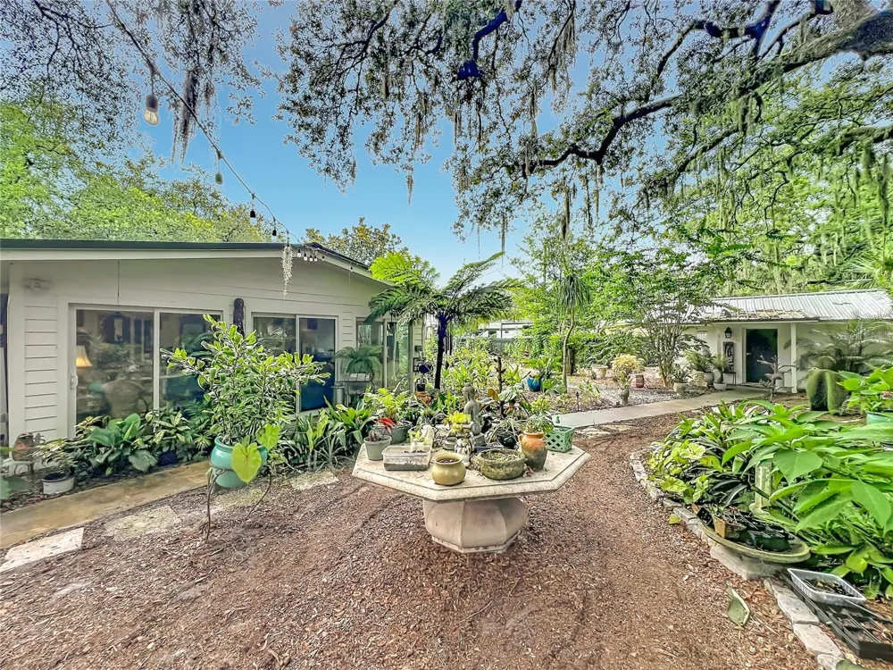 3851 S SANFORD AVENUE Sanford, FL 32773