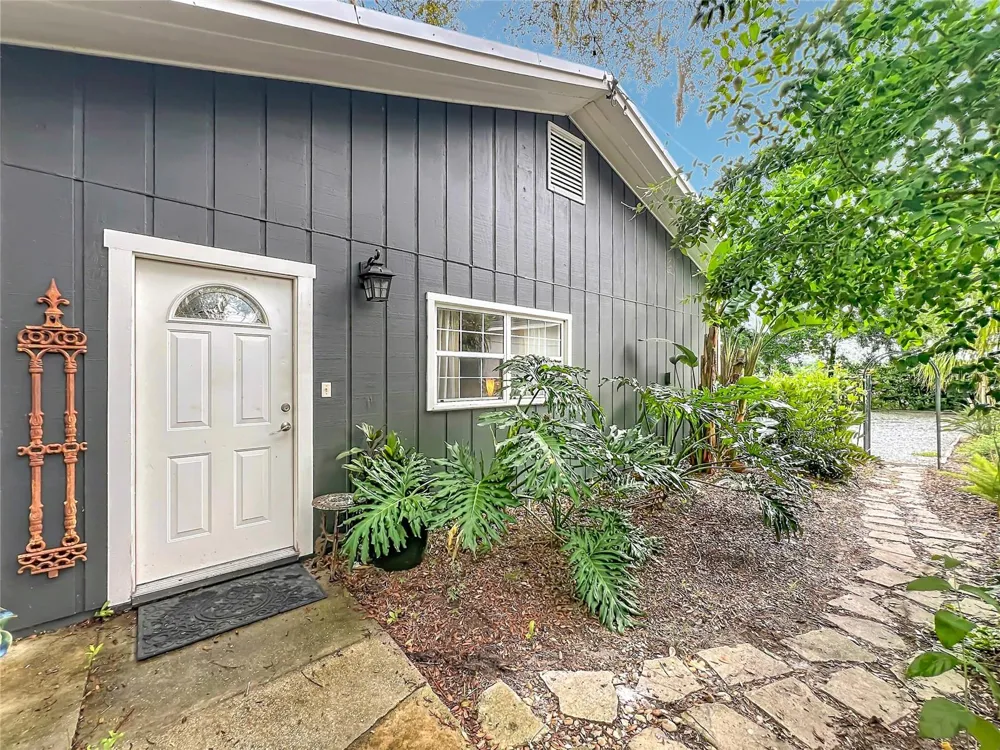 3851 S SANFORD AVENUE Sanford, FL 32773