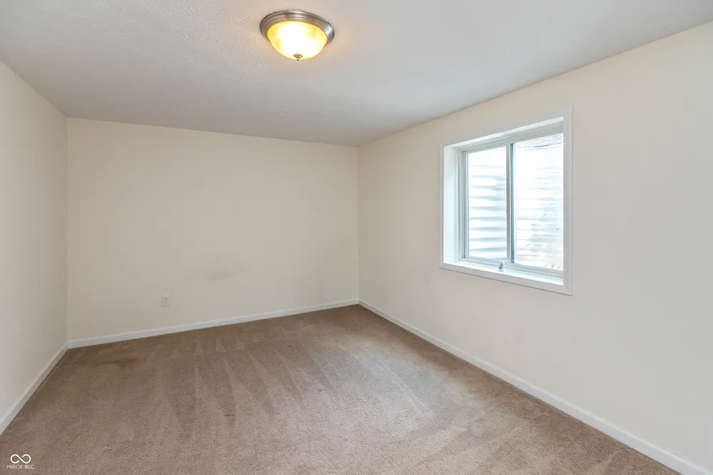 8842 Benjamin Lane Avon, IN 46123