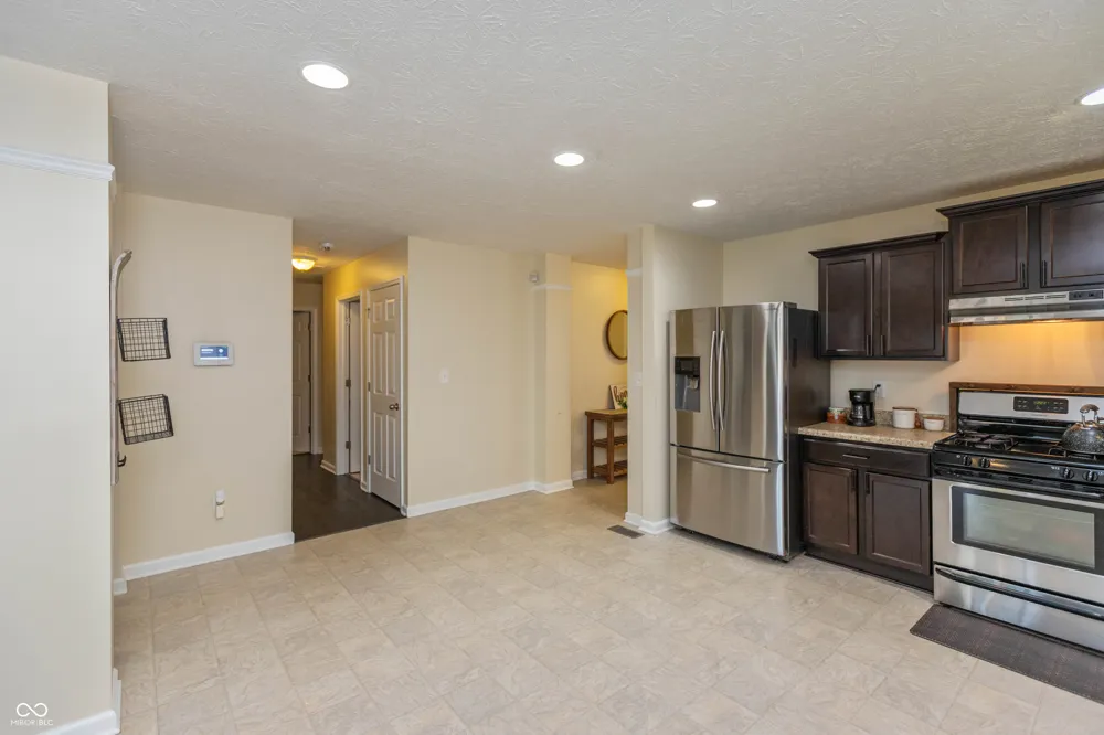 8842 Benjamin Lane Avon, IN 46123