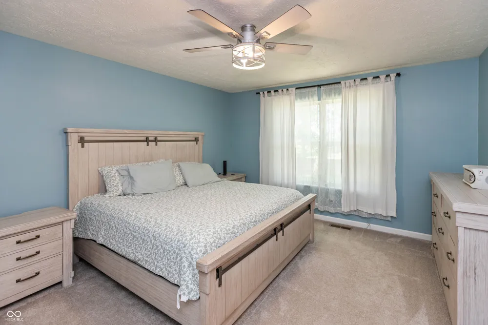 8842 Benjamin Lane Avon, IN 46123