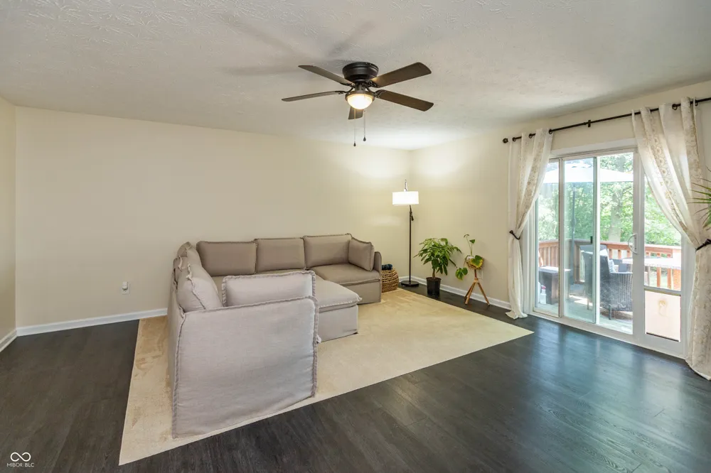 8842 Benjamin Lane Avon, IN 46123