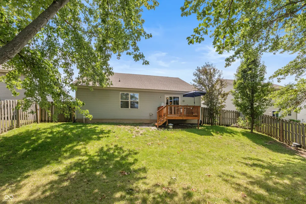 8842 Benjamin Lane Avon, IN 46123