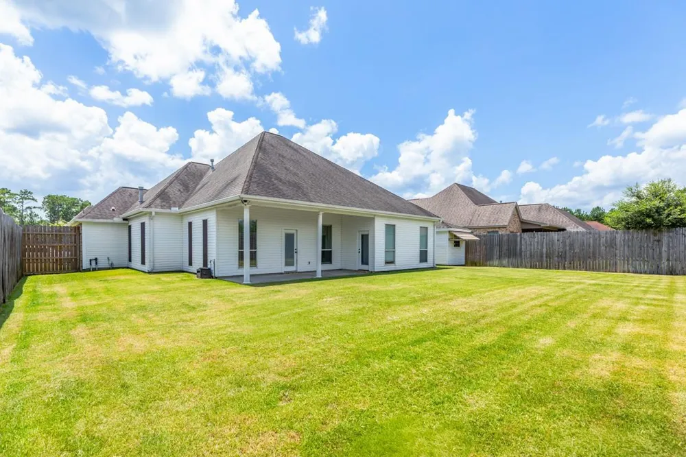 108 Mandavilla Way Lumberton, TX 77657