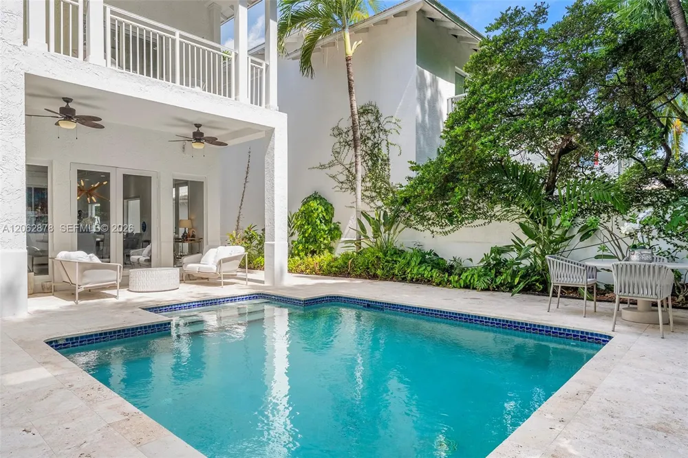 6 Coconut Ln Key Biscayne, FL 33149