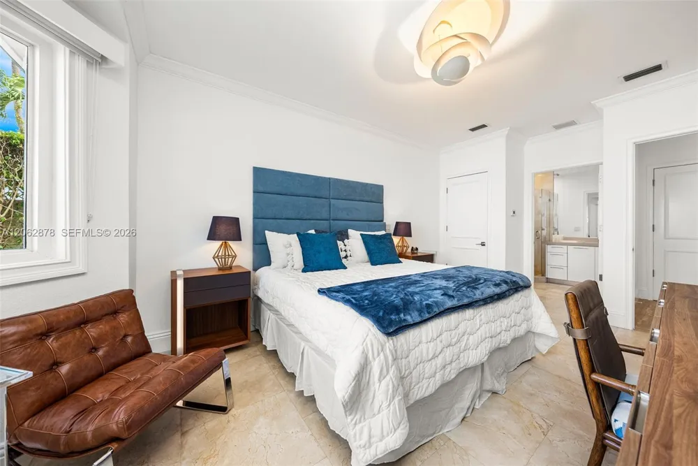 6 Coconut Ln Key Biscayne, FL 33149