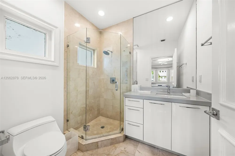 6 Coconut Ln Key Biscayne, FL 33149