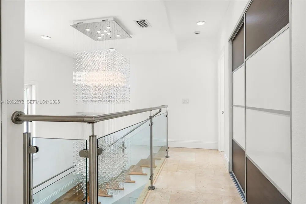 6 Coconut Ln Key Biscayne, FL 33149