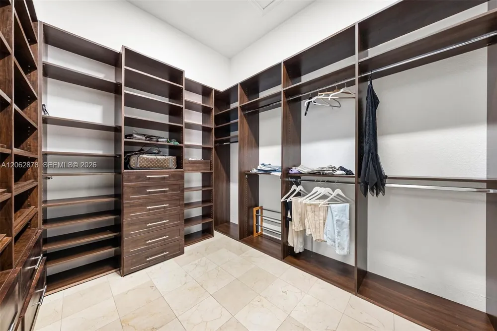 6 Coconut Ln Key Biscayne, FL 33149