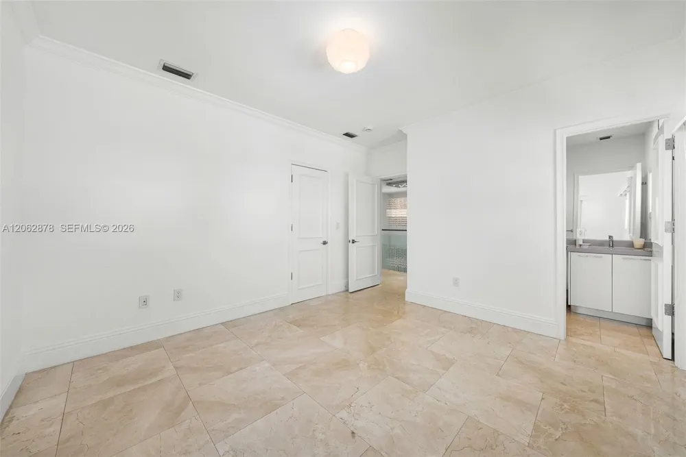 6 Coconut Ln Key Biscayne, FL 33149