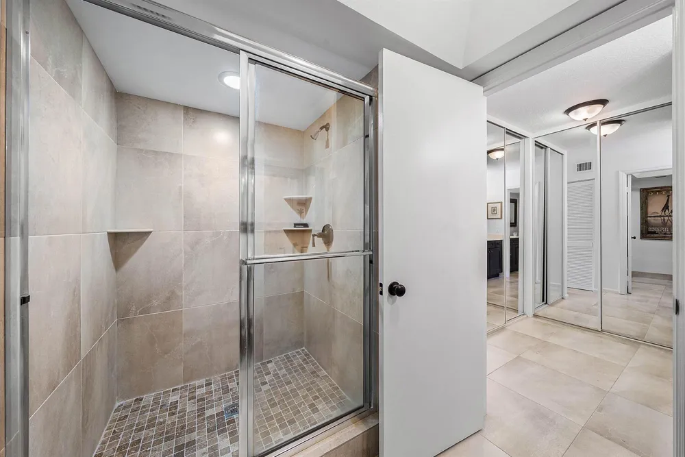 523 BRACKENWOOD PLACE Palm Beach Gardens, FL 33418