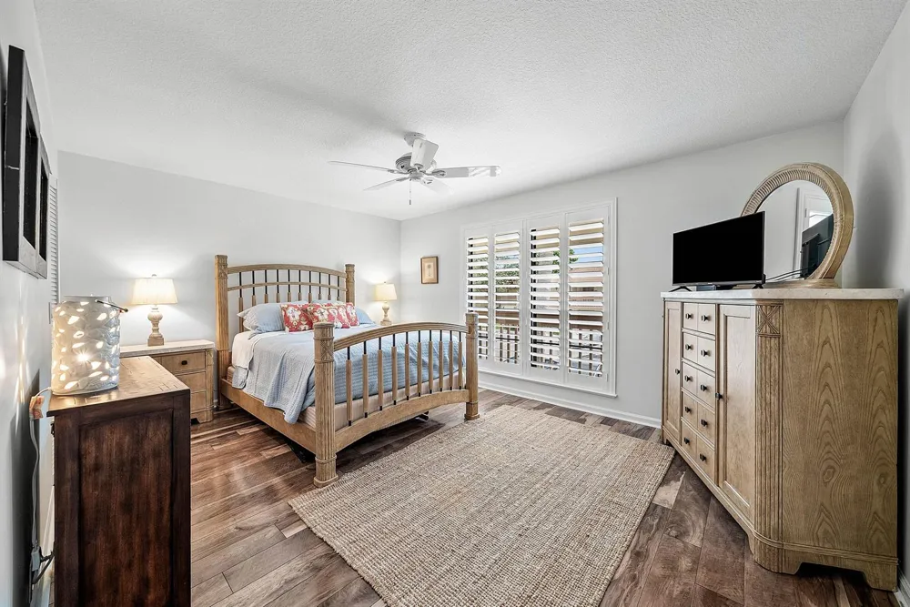523 BRACKENWOOD PLACE Palm Beach Gardens, FL 33418