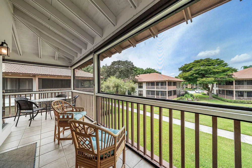 523 BRACKENWOOD PLACE Palm Beach Gardens, FL 33418